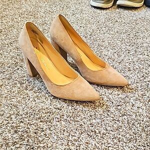 Nine West Suede tan pumps